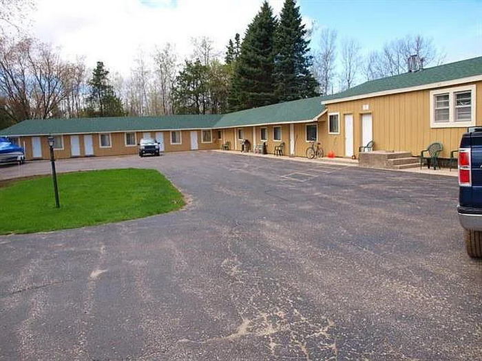 Lakes-N-Trails Motel (4Ks Motel) - Real Estate Listing (newer photo)